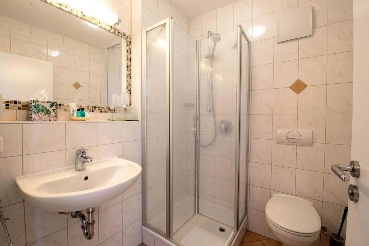 Gasthaus Hotel Ostermeier Attenkirchen Bagian luar foto