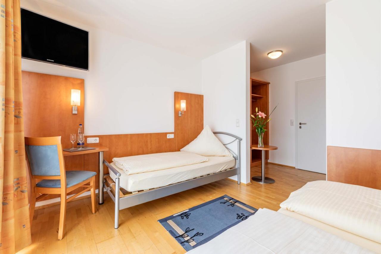 Gasthaus Hotel Ostermeier Attenkirchen Bagian luar foto