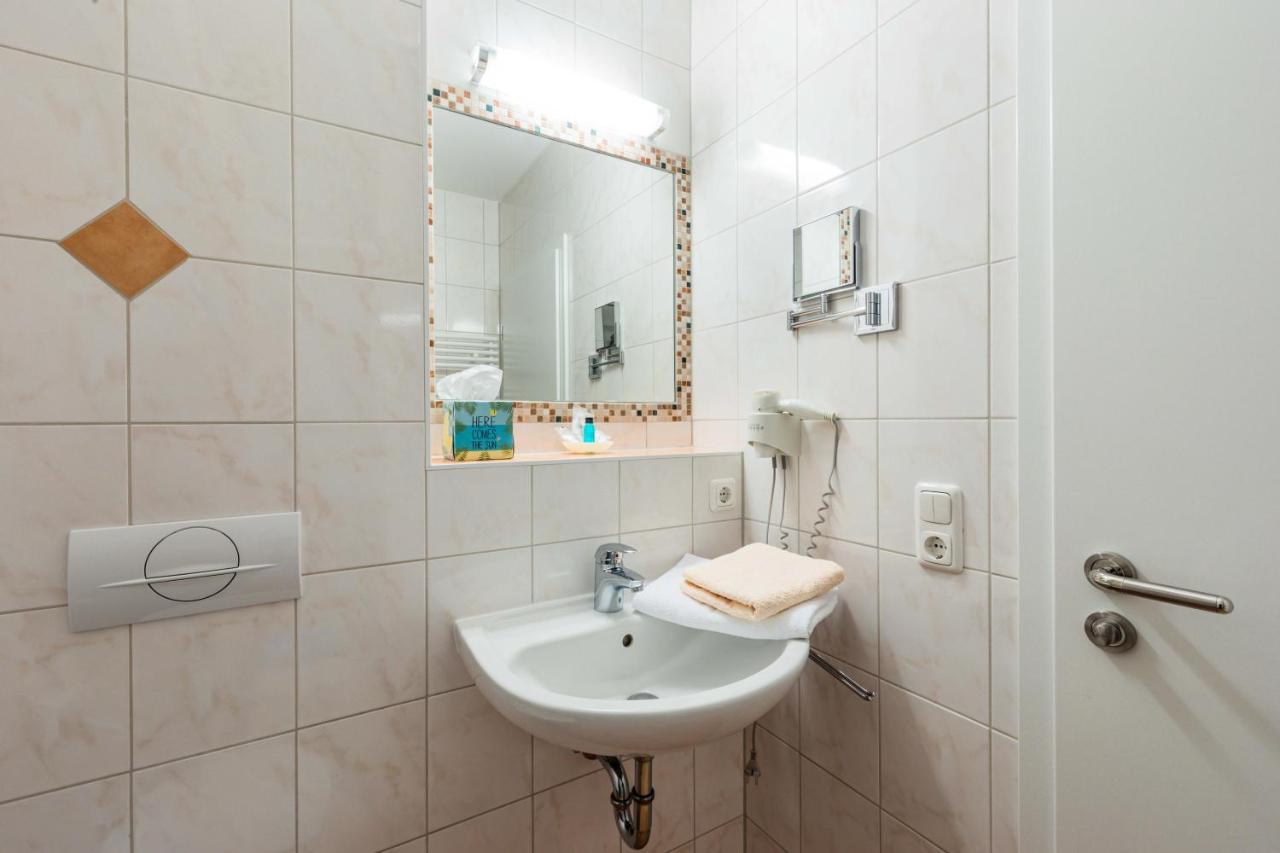 Gasthaus Hotel Ostermeier Attenkirchen Bagian luar foto